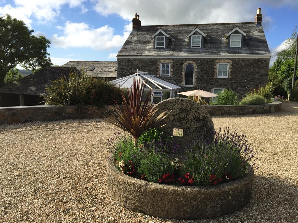 Treveighan Farmhouse Saint Teath Exterior photo