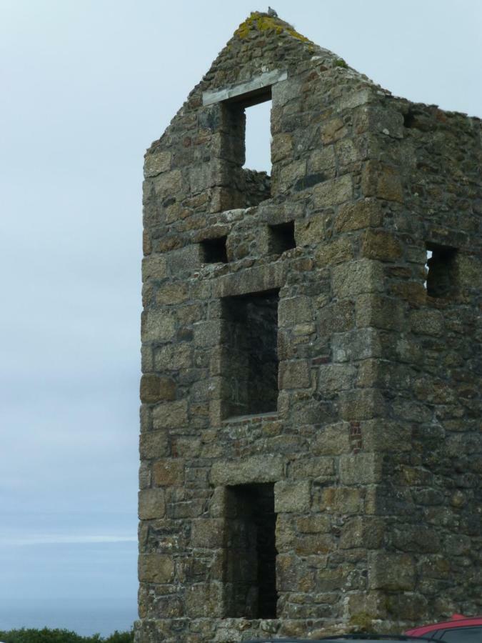 Treveighan Farmhouse Saint Teath Exterior photo